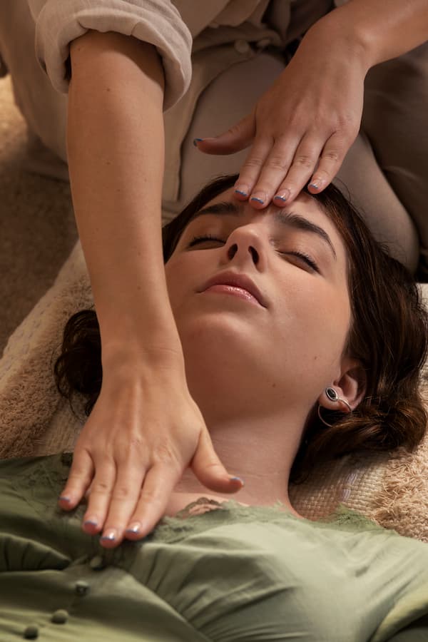 relajándose con masajes sensitivos